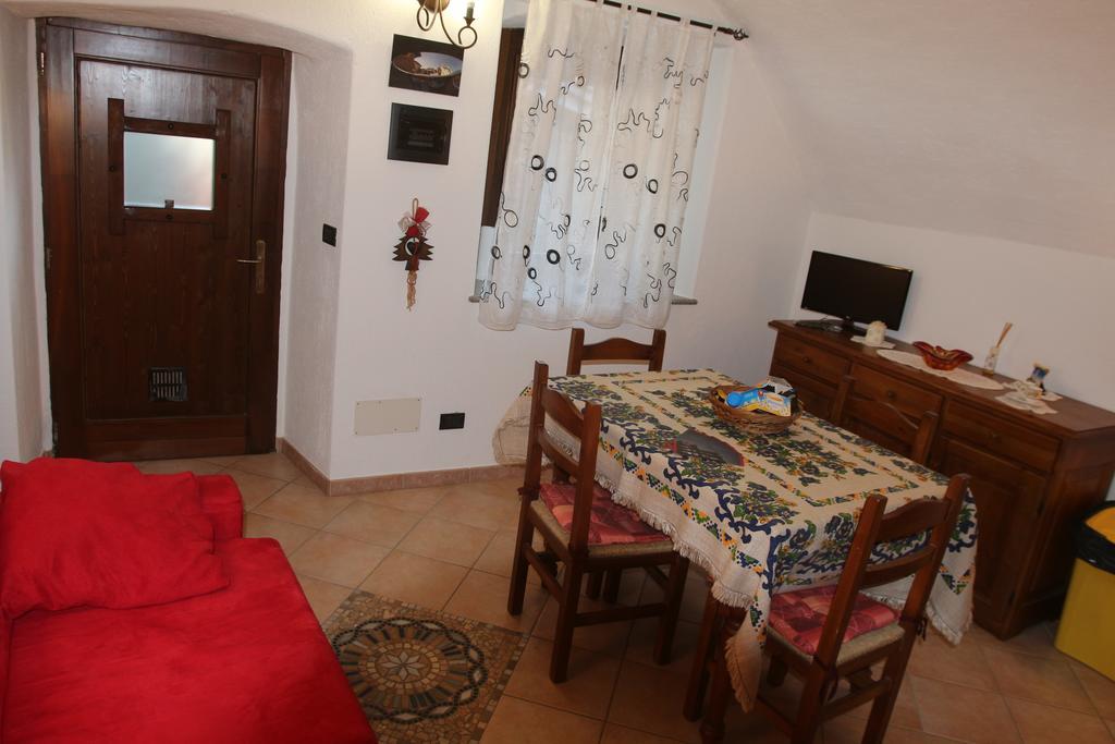 Maison Cassius Issogne Kültér fotó